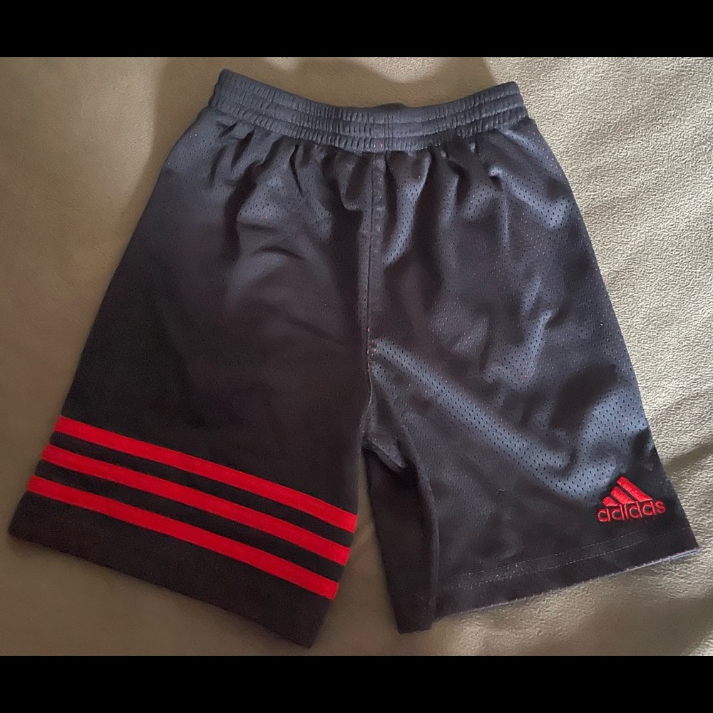 Adidas shorts size 5